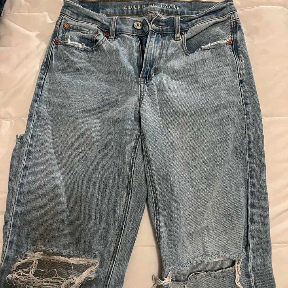 American Eagle Outfitters Women's Blue Distressed Jeans